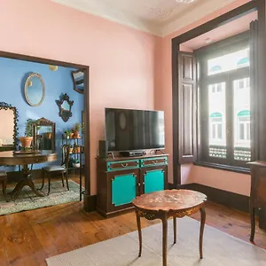 Charming In A 19th Century Building Lisboa