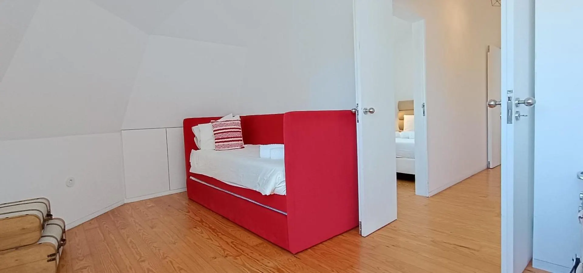 Lisbon Anjos Apartment 0*,